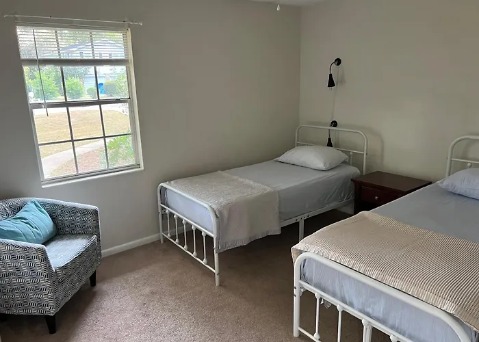 Stay-in' - Close-in, Clutter-free Rental-only Tallahassee