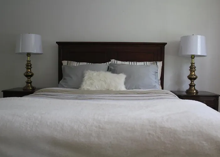 Stay-in' - Close-in, Clutter-free Rental-only Сasa de vacaciones
